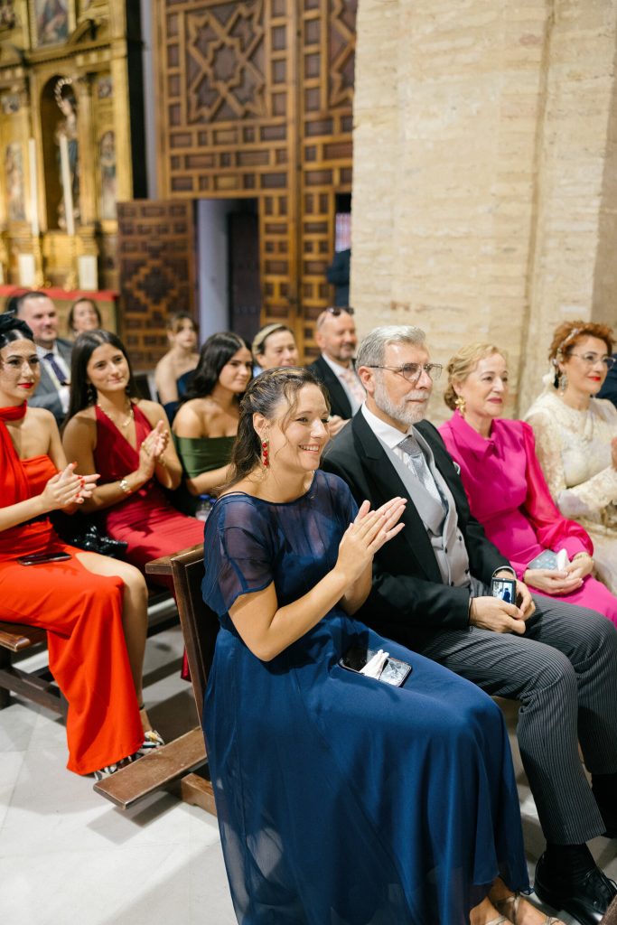 Invitados durante la ceremonia en la Parroquia de San Andrés
