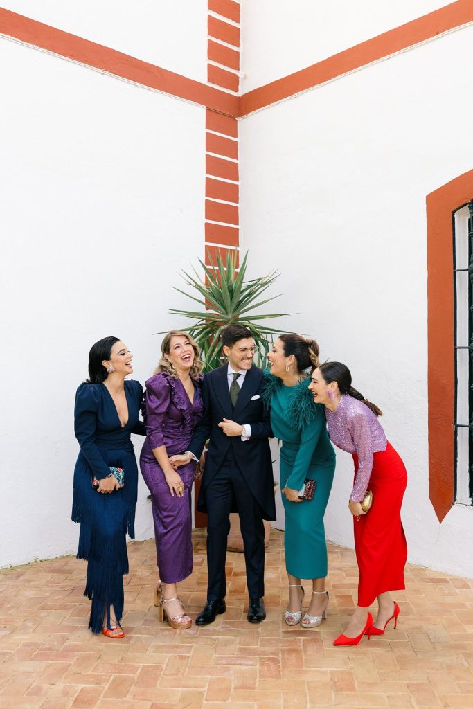 Familia y amigos en la boda de César y Manuel, Hacienda Villanueva del Pítamo